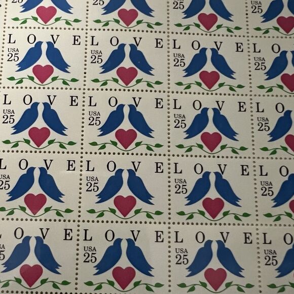 MNH #2440 Scott 1994 Lovebirds & Hearts 25 Cent Stamp Sheet of 50 Stamps - Picture 2 of 3